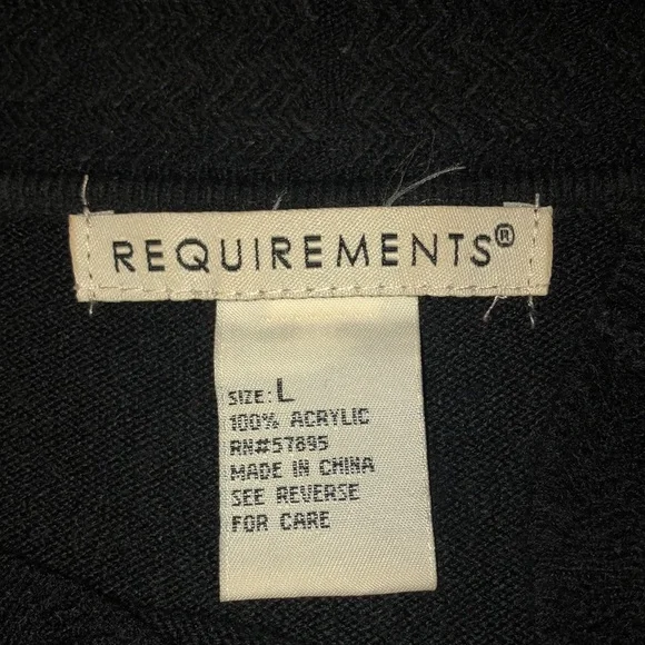 Requirements black sweater. L. 3/4 sleeve - Picture 2 of 4